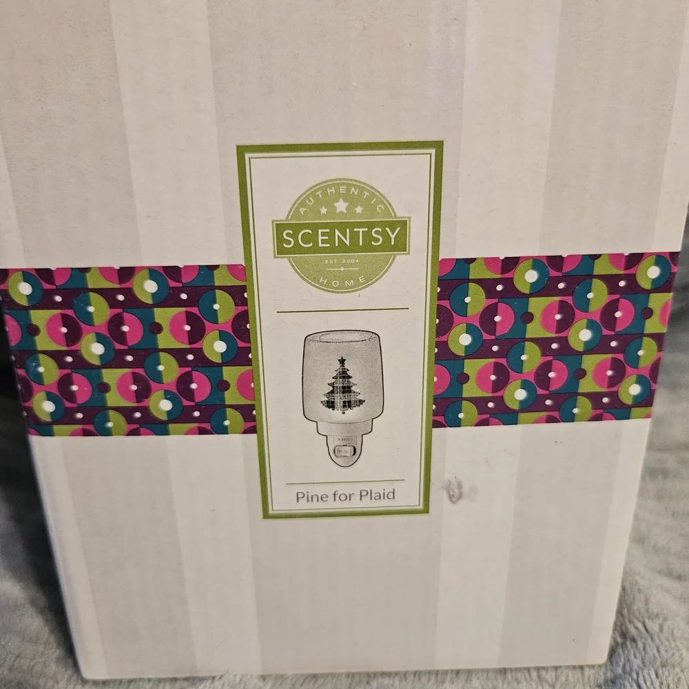 Scentsy Pine For Plaid Mini Wax Warmer